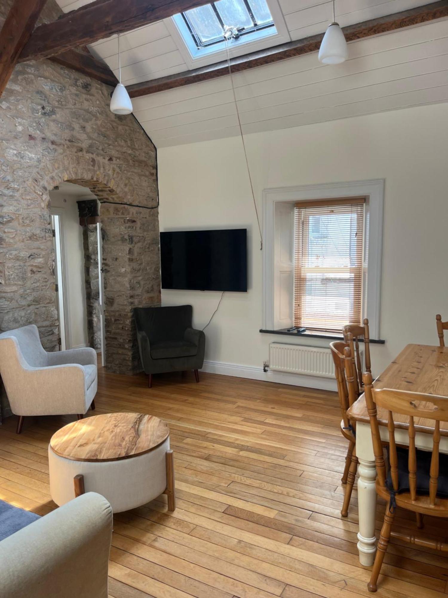 Marguerita Villas Apartment Cork Eksteriør billede